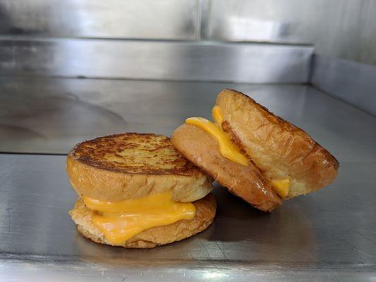 Grilled cheese sliders