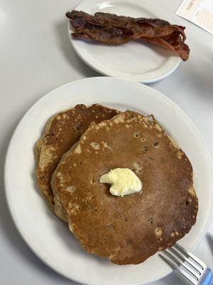 Carrot cake pancakes!