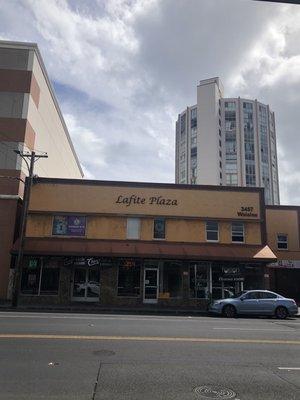 Exterior 4/2022, parking up the ramp on the right!