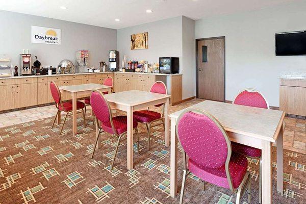 Days Inn & Suites by Wyndham Sulphur Springs