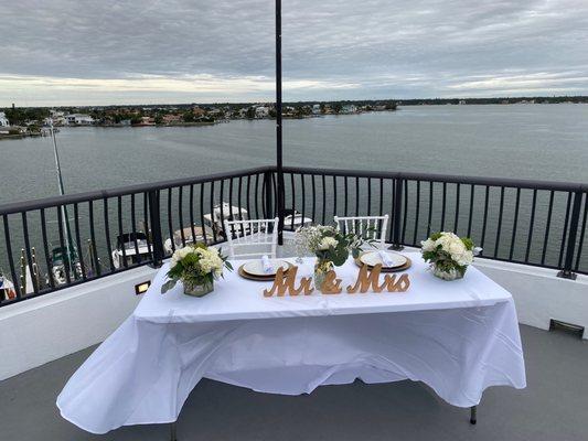 Arrangements on the sides courtesy of Sharen!!!