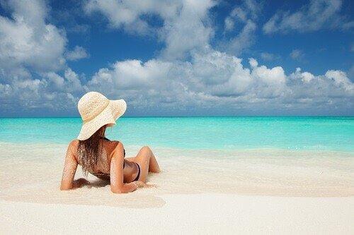 Get waxed so you can Relax! Jaclyn's holistic approach to waxing makes for a luxurious experience!