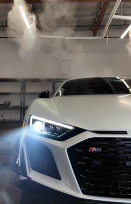 Audi R8 V10 wrapped in pearlescent color PPF