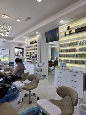 818 Nails Salon