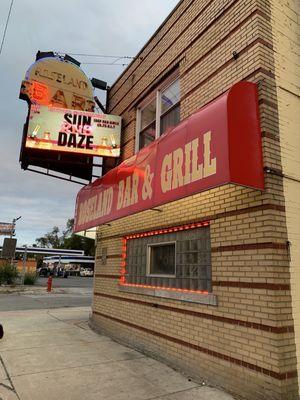 8 Mile staple for burgers