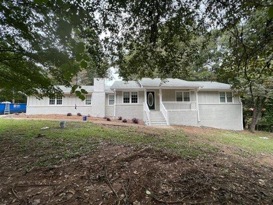 Mo Paints and Constructs