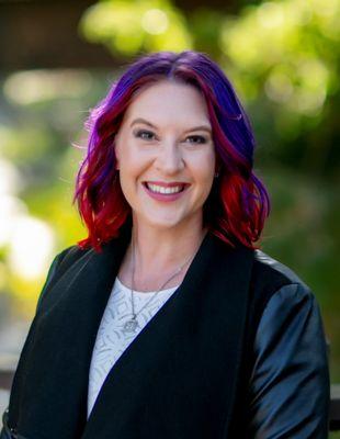 April Smith-Moulton
DRE #01736191
Yes, I got married during Covid in 2020!