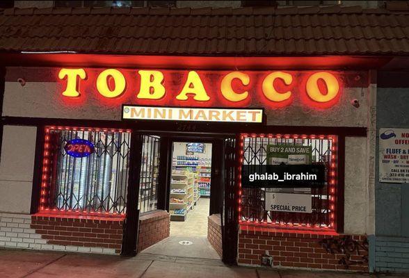 Convenience Market - Glass Accessories - Hookahs - Snacks - drinks - Cigars - Laundry products and more!