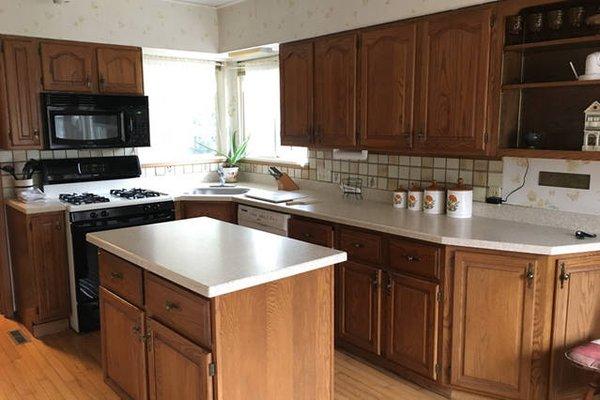 Full kitchen facilities for preparing your own meals.