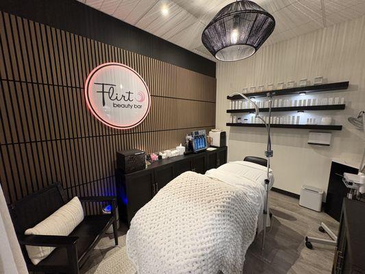 Flirt Beauty Bar