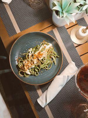 Pestelicious - bucatini al pesco con stracciatella