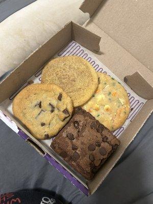 Insomnia Cookies