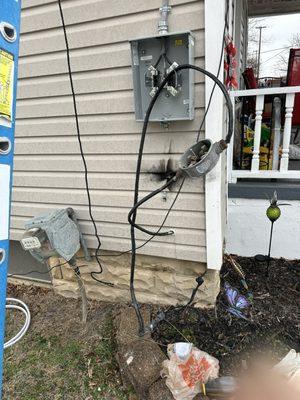 Old Service Entrance Wire goes bad so replaced the old wire and the meter box