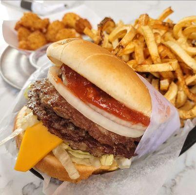 Wonderburger with Raw Onion