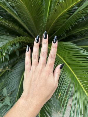 Black nails by Vivi
