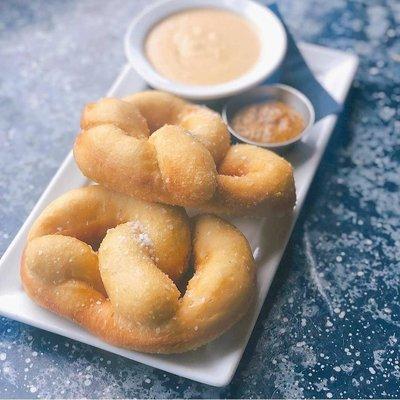 Cashew Queso Pretzels