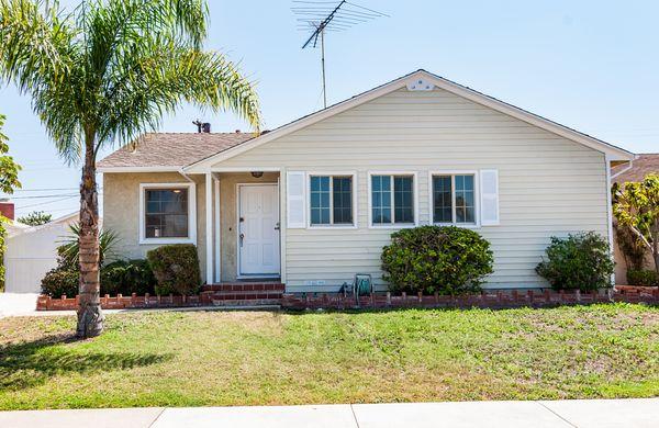 Selling Hawthorne + Bodger Park