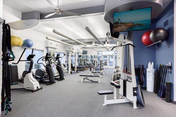 Milagros Personal Training center provides purified water and towels for all the clients...