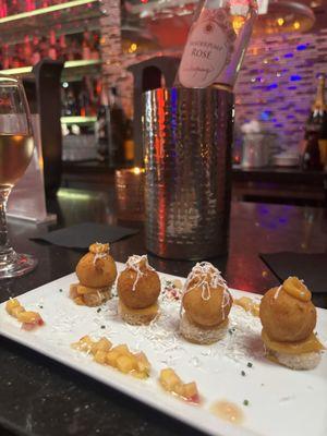 Sur Restaurant & Lounge