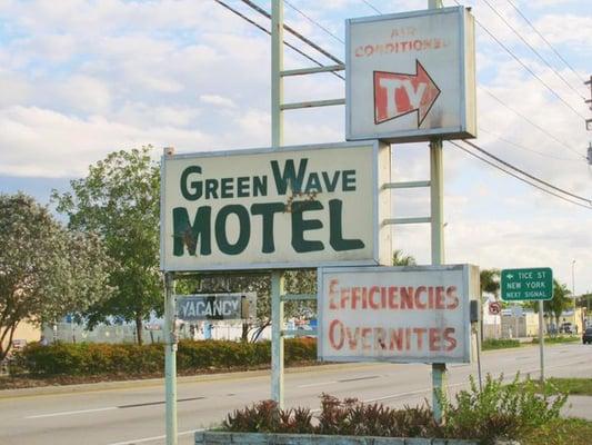 Green Wave Motel