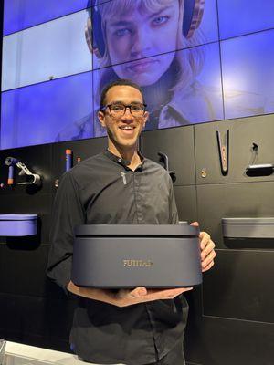 "A smile as genuine as his help! Thank you for making everything so much easier. Truly appreciate it! #Grateful #GreatService"