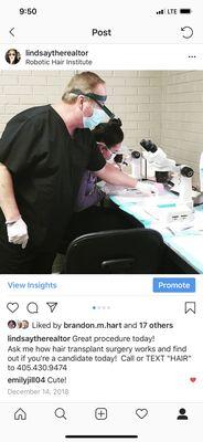 Dr. Pope overseeing beautiful grafts being trimmed and prepped for implantation!   Check out our IG page @robotichairinstitute