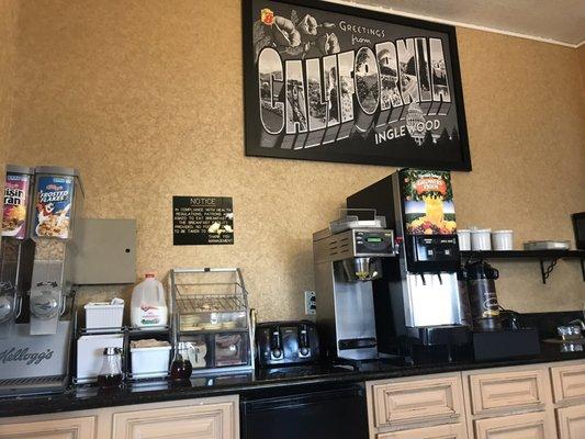 Breakfast-Cereal, Toast, First street waffle & Oatmeal, Cheap Waxy Cinnamon Raisin Bun, OJ, Apple jce, Coffee-2/2019