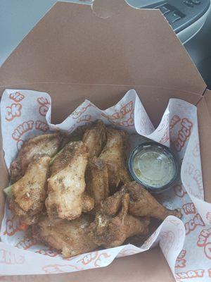 10 pc lemon juice wings with blue cheese