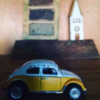 Teeny tiny vintage VW bug hotwheel!
