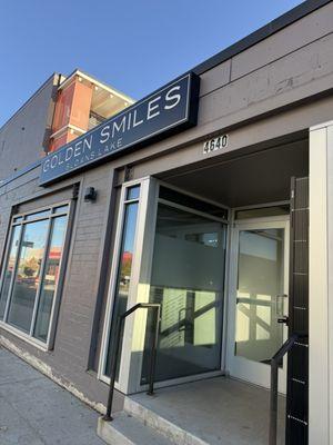 Golden Smiles - Sloans Lake