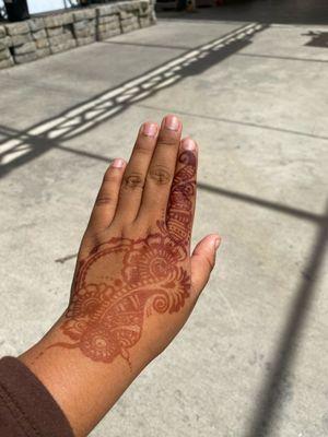 Urvi Brows Threading