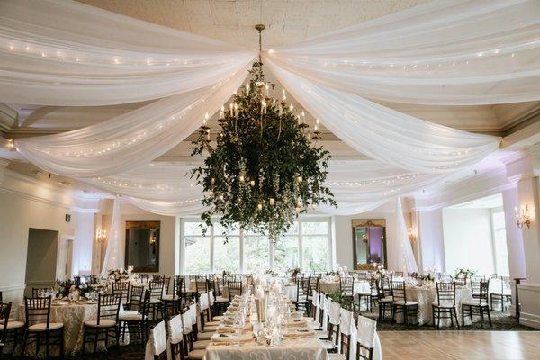 Minnesota Autumn wedding. Florals designed by Bloomberry Floral