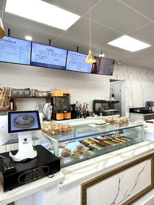 Le Paris French Bakery