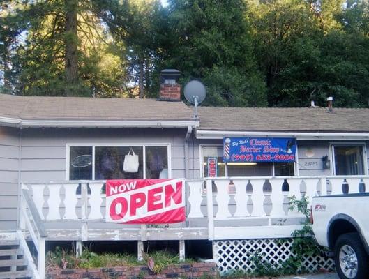 Big Nick's Classic Barber Shop - Across the street from Valero gas station