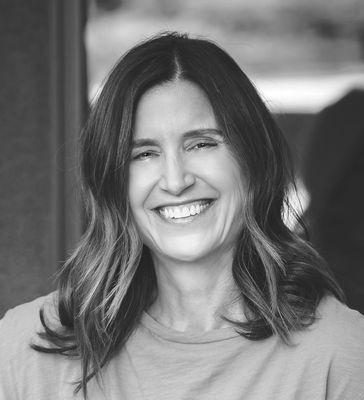 Mo Vargas, L Ac - Momo Acupuncture