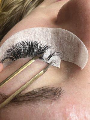 Diva Lashes & Waxing