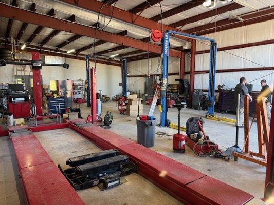 TIRE SHOP & AUTO CENTER