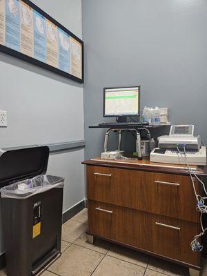 Yasharpour Farid, MD