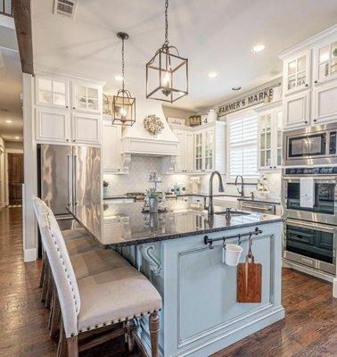 Amy Downs Team - Livv Real Estate