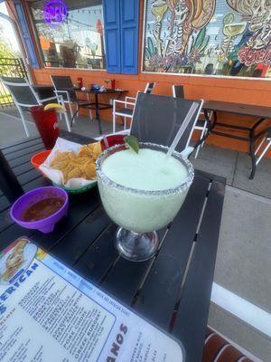 32oz house margarita