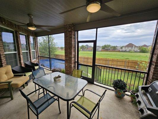 Newly added - screens and ceiling fans