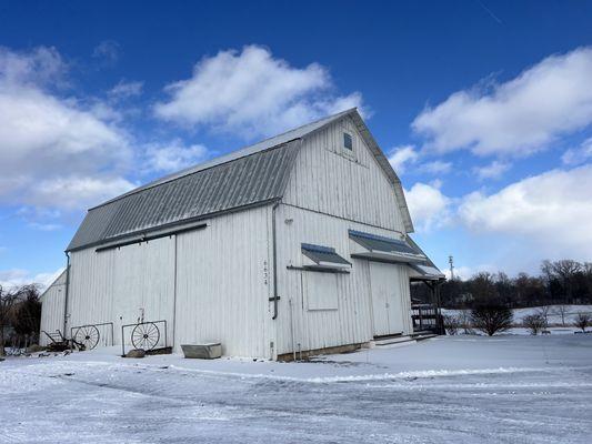 Izzo's White Barn Winery