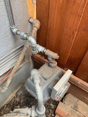 Direct 1/2" line from the gas meter