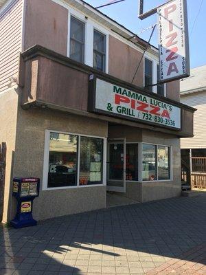 Mamma Lucia's Pizza & Grill