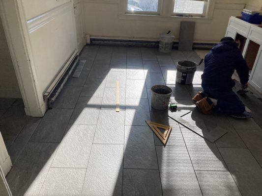 Shows the layout of kitchen with a 6'x6' water closet off to the left