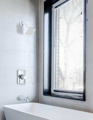 Banner Tub & Shower Set