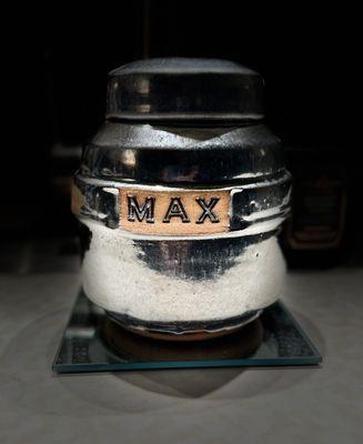 Urn (Shape B Metallic Black)