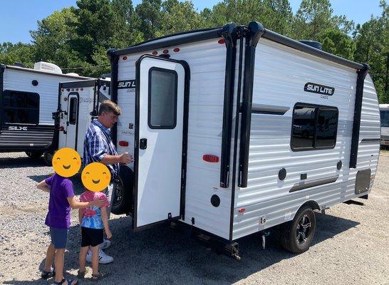 courteous and knowledgable staff are awesome and they don't try to use gimmicks. I appreciated their help!