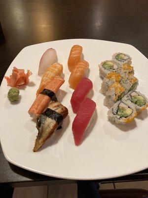 Sushi regular (Cali roll, tuna, salmon, yellowtail, shrimp, krab, eel)