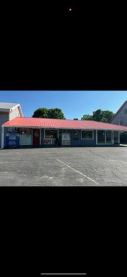 Green mountain smoke and vape shop, selling milk, eggs, soda, energy drinks, and tons of disposable vapes! Stop in we are open 7 days a week